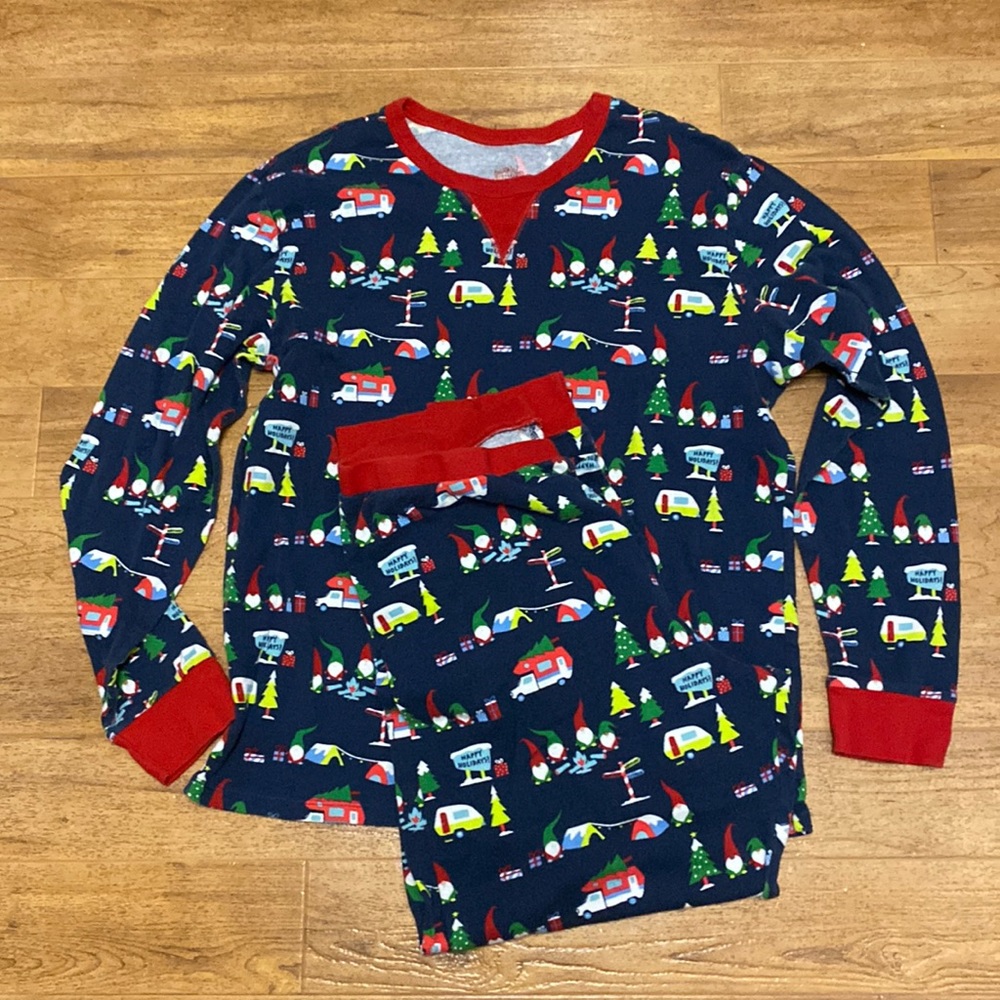 Wondershop large sleepwear/pajamas happy holidays